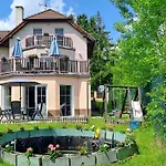 Holiday home Wellness 55 Inside Pool And Sauna By Interhome *